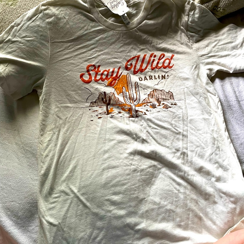 ❗️FREE SHIPPING ❗️NWT - Southern Fried Designs size Medium Womens